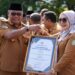 Pj Gubernur serahkan Penghargaan Award 2025 untuk Pimpinan OPD di Maluku Utara