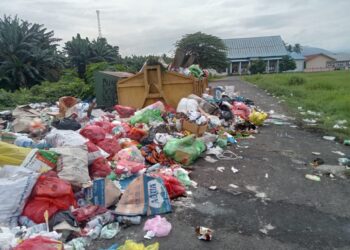 Berserakan Dan Mengeluarkan Bau Tak Sedap, Tumpukan Sampah Menggangu Kenyamanan Warga