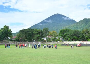Persiapan Grand Final EPA Liga 1, Pemkot Tidore Gelar Kerja Bakti di Stadion Marimoi