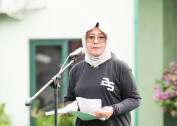 Asisten II Setda Provinsi Maluku Utara Sri Haryanti Hatari sekaligus membuka kegiatan Outbond Training.