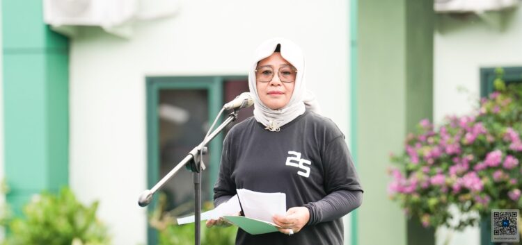 Asisten II Setda Provinsi Maluku Utara Sri Haryanti Hatari sekaligus membuka kegiatan Outbond Training.