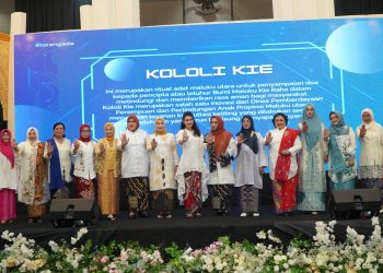 Peringati Hari Kartini, Gubernur Sherly Berikan Bantuan Kepada 100 Pelaku UMKM Perempuan