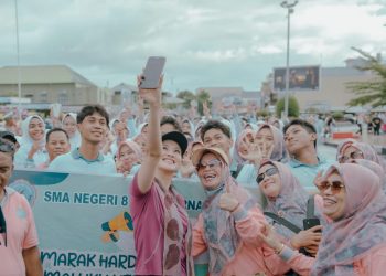 Dihadapan Siswa Siswi, Serly Tjoanda :  Terus berinvestasi terhadap diri sendiri terutama dalam pendidikan Akademis