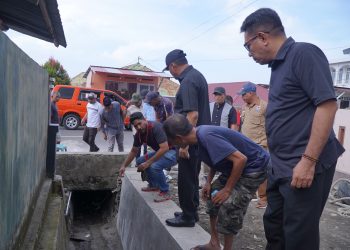 Hari Pertama Berkantor Pasca Lebaran, Walikota dan Wakil Walikota Tinjau Lokasi Banjir di Tomalou