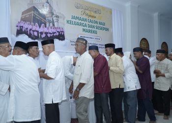 Hadiri Pelepasan Jamaah Calon Haji dan Sesepuh Mareku, Wawali: Sehat dan Lancar Hingga Balik lagi ke Tidore