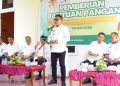 Wawali Serahkan Bantuan Bapok Dalam Rangka Program 100 hari Kerja di Kecamatan Tidore Selatan