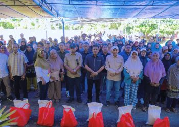 Bagikan Pangan Gratis ke Masyarakat, Warga Kecamatan Oba Tengah Apresiasi Langkah Muhammad Sinen dan Ahmad Laiman