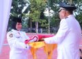 Perdana, Wagub Malut Jadi Irup di Penurunan Bendera HUT RI ke 80 di Sofifi