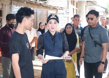 Terbang Ke Halmahera Selatan, Serly Tjoanda Tinjau Lokasi Program Rumah Tidak Layak Huni