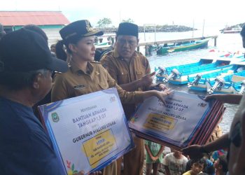 Gubernur Maluku Utara Realisasikan Bantuan Kapal Nelayan di Kelurahan Jambula