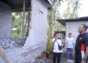 Wali Kota dan Wawali Kota Tidore Memantau Langsung Kerusakan Rumah Warga Akibat Gempa