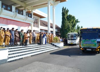 114 Calon Haji Kota Tidore Kepulauan Secara Resmi Dilepas Walikota