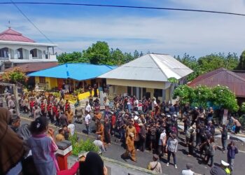 Sebagai Kepala Daerah, Begini Sikap Muhammad Sinen Terkait Aksi Masyarakat Bobo