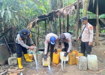 Polsek Gane Barat Musnahkan Tempat Penyulingan Minuman Keras Ilegal di Desa Doro